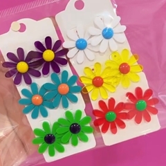 Kit com 6 florzinhas de acrílico sortidas