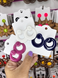 Kit C/ 12 pares de brincos argola resina sortidas - Império Pink