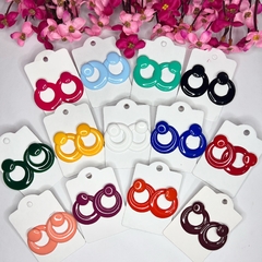 Kit C/ 12 pares de brincos argola resina sortidas - comprar online