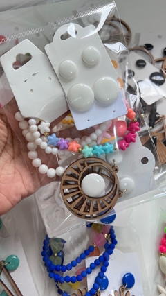 12 Kits - 1 Mix pulseiras + 3 brincos - comprar online