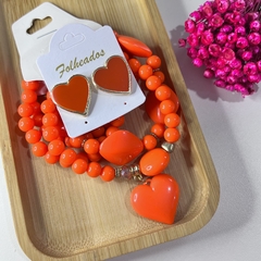 1 mix pulseiras miçangas e 1 brinco esmaltado folheado sortidos