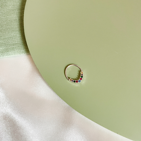 PIERCING DE PRATA REDONDO EM V COLOR - comprar online