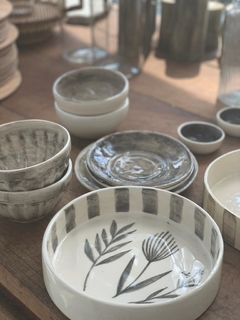 Vajilla de cerámica artesanal pintada a mano en internet