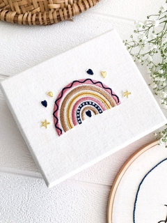 Caixa de madeira personalizada - comprar online