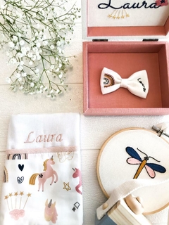 Caixa de madeira personalizada na internet