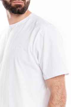 REMERA AQUILES CLAN WHITE - comprar online