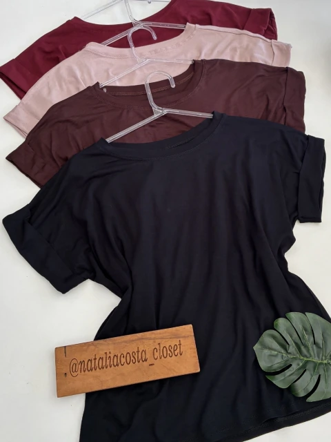 Blusa Gola Redonda e Manga Dobrada
