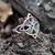 Anillo Nudo de Bruja con Triquetas - comprar online
