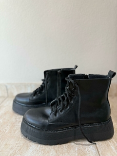 Borcegos Negros - comprar online