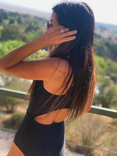 Enteriza Deportiva Negra en internet