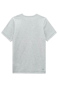 Camiseta menino meia malha escrita no meio vertical - comprar online
