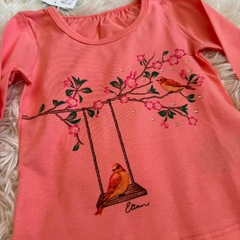 Blusa manga longa com estampa frontal na internet