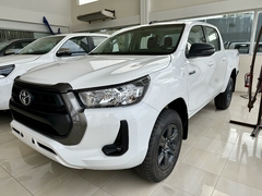 (0KM) TOYOTA HILUX 4X4 C/D SR 2.8 M/T MY24