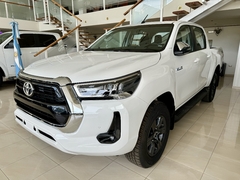 (0KM) TOYOTA HILUX 4x4 c/d srv 2.8 m/t my24 2024