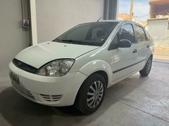 FORD FIESTA 1.6 4 PTAS AMBIENTE 2005 272.000KM