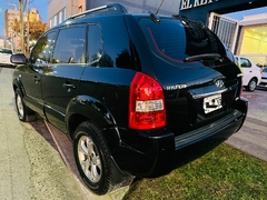 HYUNDAI TUCSON 2.0 4X4 2009 NEGRA. - tienda online