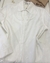 Camisa Laise Branca com Babados na internet