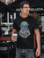 Playera Astronauta para hombre caligrama - comprar en línea