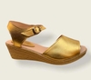 Sandalias taco chino dorado