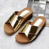 Sandalias cruzadas dorado