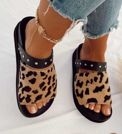 Sandalia Logan Tachas