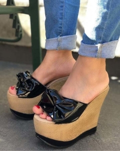 Sandalias moño negro con plataformas