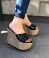 Sandalias plataforma forrada base dorada