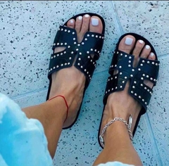 Sandalias araña con tachas