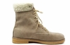 Botas de gamuza con corderito color arena