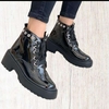Borcego con tachas