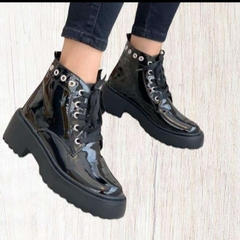 Borcego con tachas