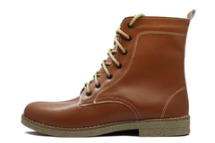 Borcego Clasico Marron Con Base Amarilla en internet