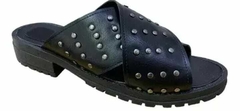 Sandalias tiras cruzadas tachas