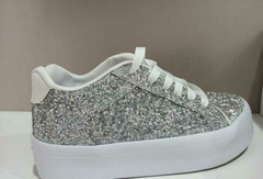 Zapatilla urbana de glitters plateado