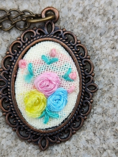 Colar Camafeu bordado - loja online