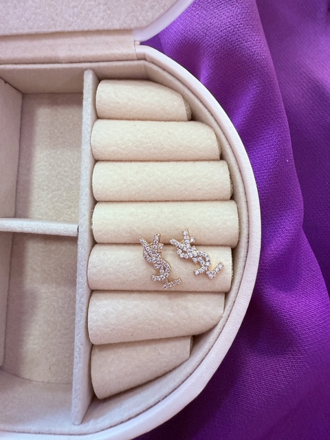 Brinco Inspiração LV Dourado