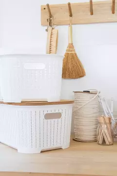 Canasto Organizador Simil Rattán Con Tapa De Madera