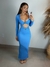 Vestido Manga Longa Fenda Traseira e Acessório Sensual