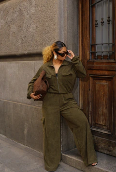 Conjunto Soft Cotelê Utilitário Jaqueta Bomber + Calça Cargo Verde Oliva - comprar online