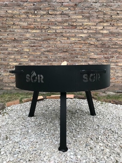 FOGONERO Ø120 CM C/PARRILLA Y ASADOR en internet