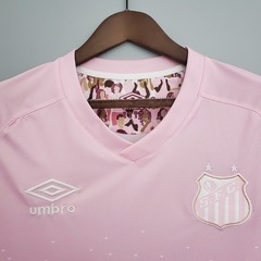 Camisa Santos Outubro Rosa 2022 Umbro Masculina - Rosa na internet