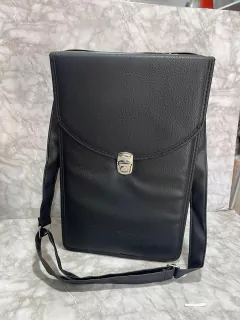 Bolso matero rigido con morral.