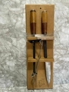 Tabla con cuchillo y tenedor expulsador largo