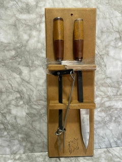 Tabla con cuchillo y tenedor expulsador largo