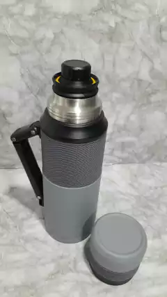 Termo 1 Litro acero inoxidable manija rebatible. - tienda online