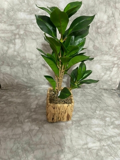 Planta decorativa artificial con maceta tejida. COD: 3764. - comprar online