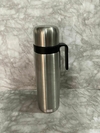 Termo de Acero Inoxidable con Media Manija - 1 Litro. COD: 561.