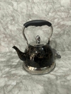 Tetera de Acero Negra con Detalles Dorados - 1 Litro con Filtro para Té. COD: 1038.