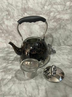 Tetera de Acero Negra con Detalles Dorados - 1 Litro con Filtro para Té. COD: 1038. en internet