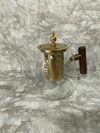 Tetera de Vidrio con Filtro Dorado y Manija de Madera - 1100 ml. COD: 1040.